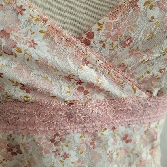 Y2K Crop Tank Top • Pink Lace • Floral • Size Small - Picture 3 of 5